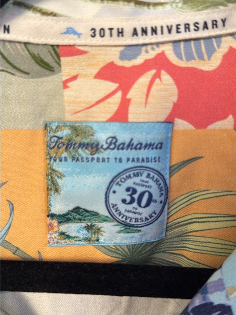 Tommy Bahama 30th Anniversary "Passport to Paradise" Patchwork Silk Shirt - Picture 4 of 6